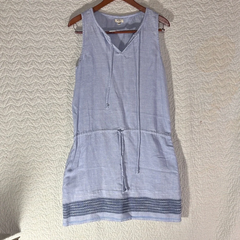 Dylan Light Blue Fabric with Tag Detail - Picture 1 of 9